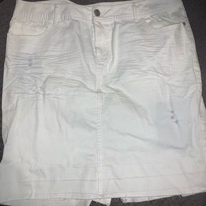 White denim skirt
